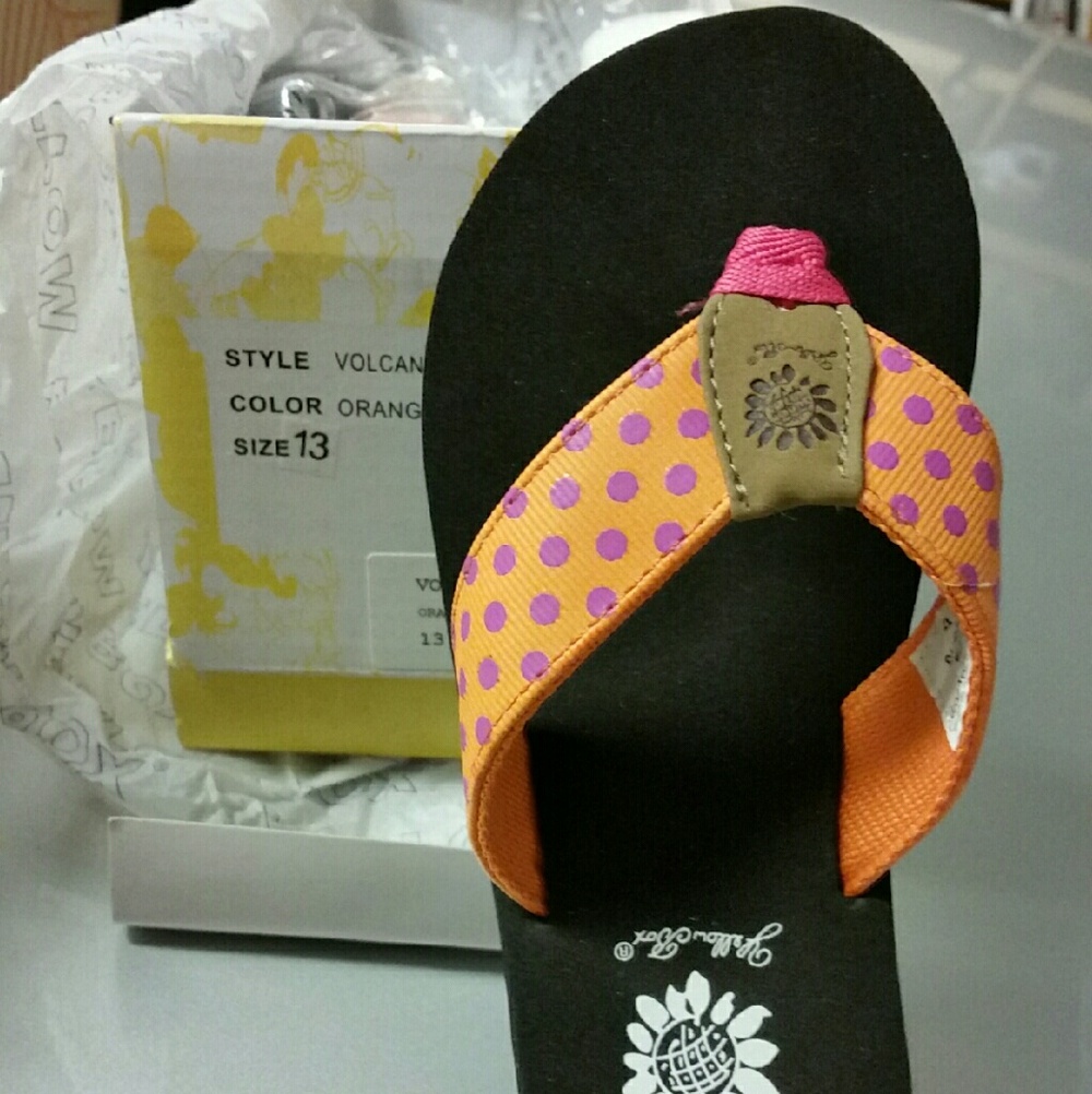 💥SALE!! *Girls yellow box,  new in box